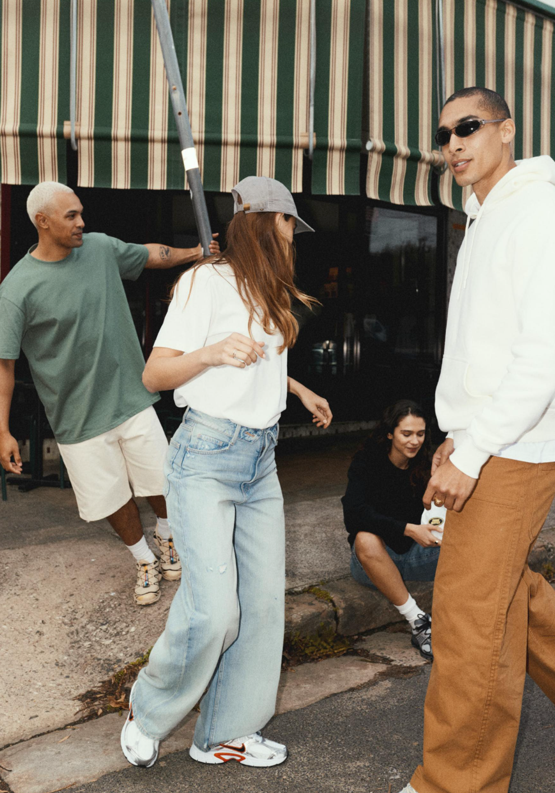 Mens & Wo's Basis Hoodie