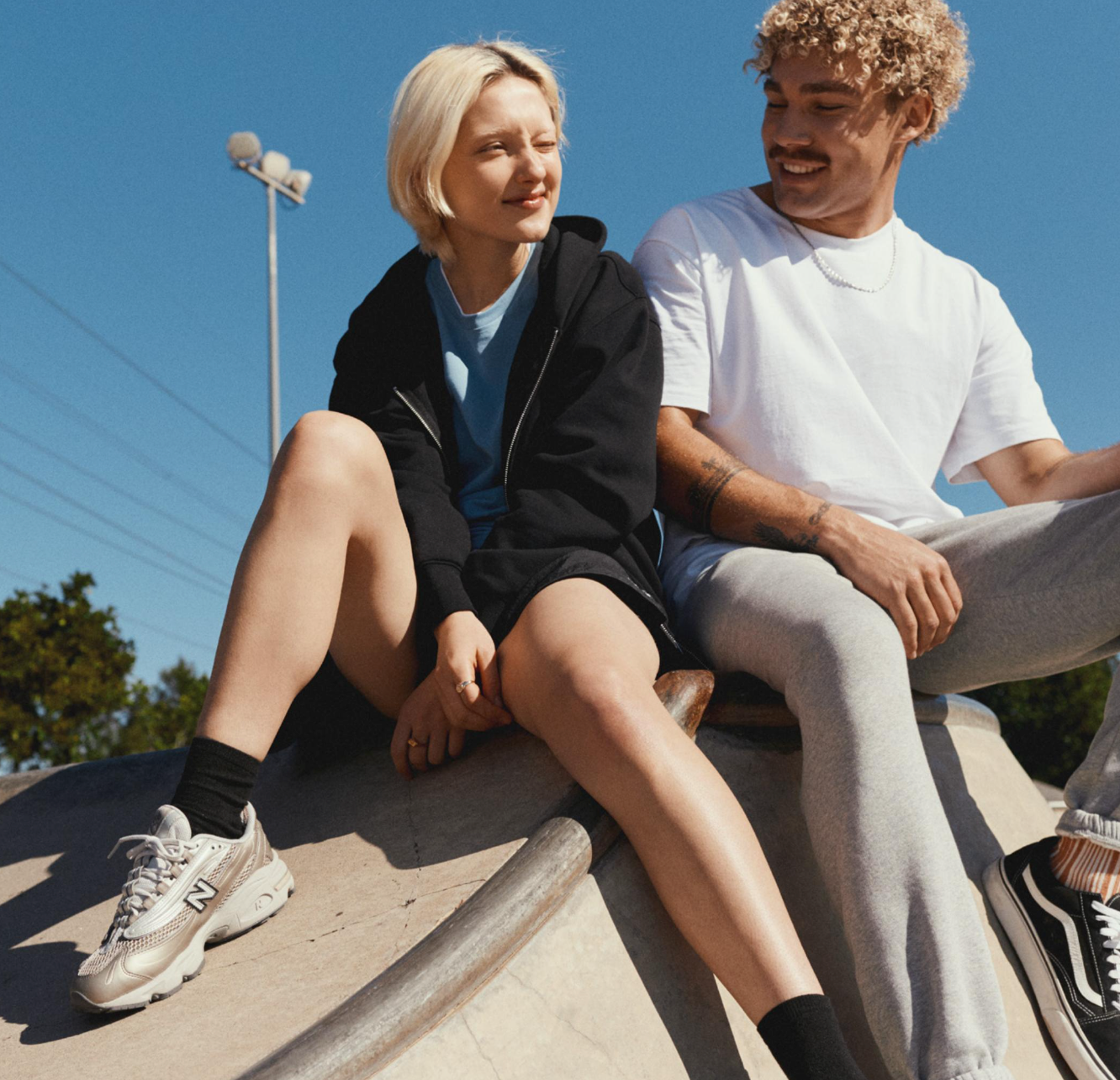 Mens & Wo's Basis Short Sleeve Tee